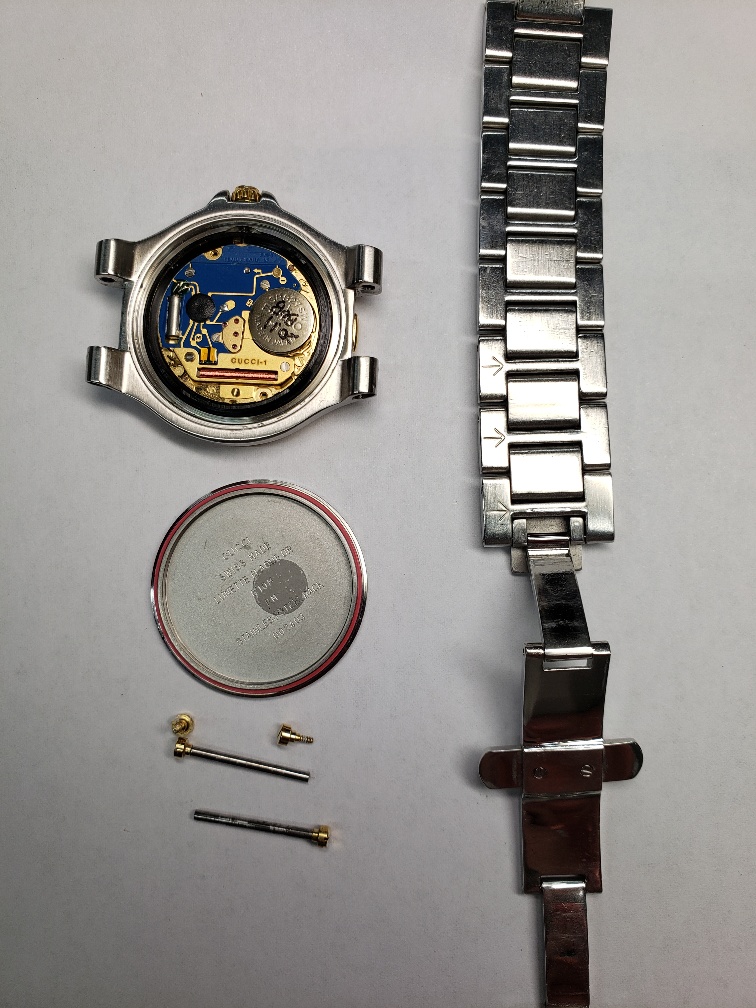 GUCCI グッチ 9000Lの電池交換とベルト洗浄 | 時計修理のMr.BOB 事例ブログ