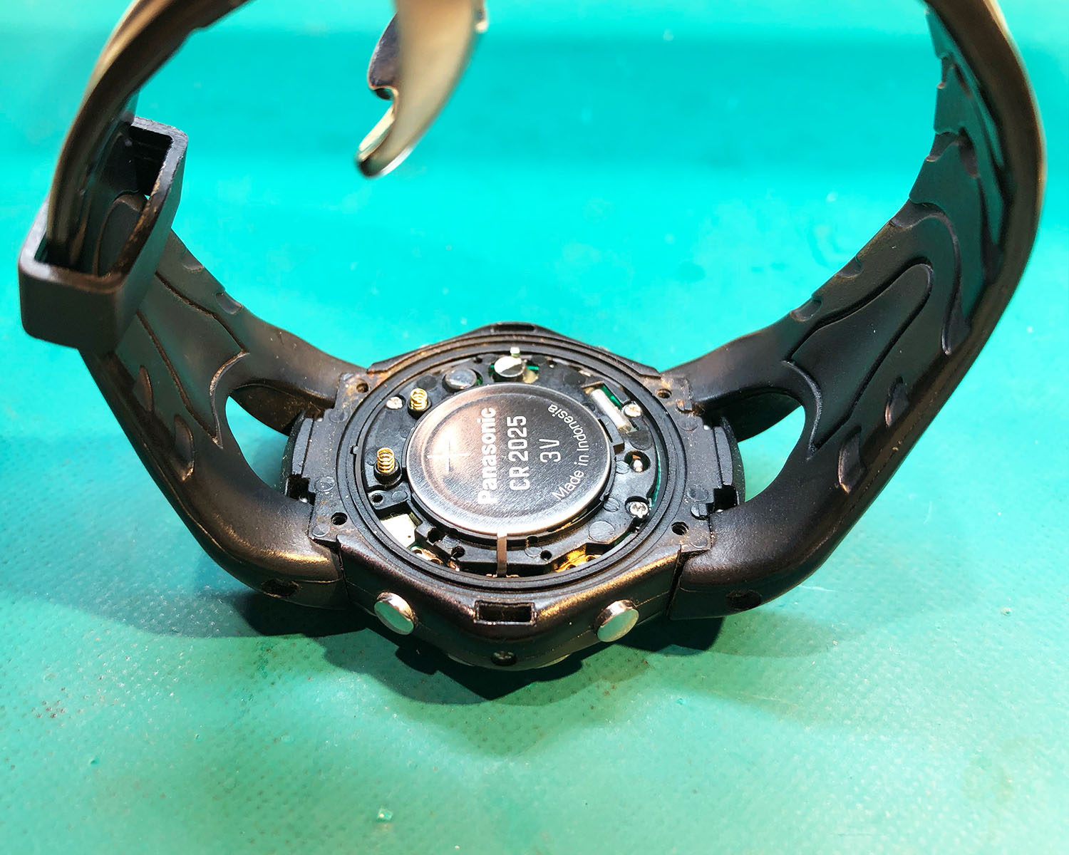 FreeStyle フリースタイル SHARK TIDE 816の電池交換 | 時計修理のMr 