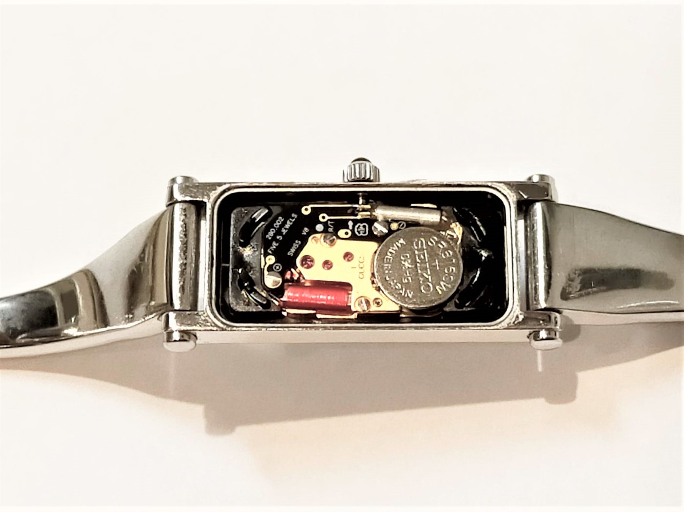 GUCCI グッチ 1500Lの電池交換 | 時計修理のMr.BOB 事例ブログ