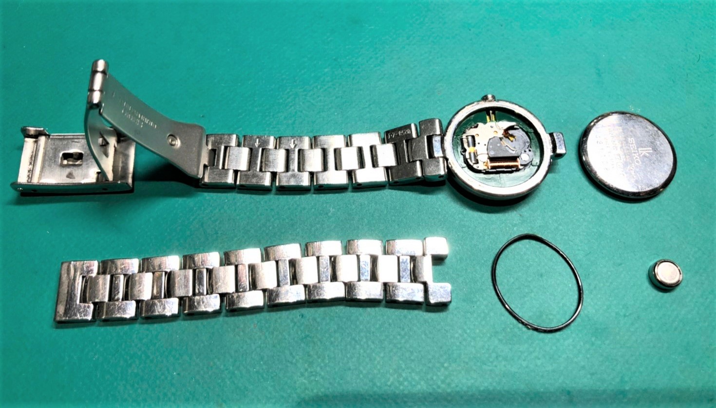 SEIKO LUKIA/ルキア クオーツの電池交換とバンド洗浄 | 時計修理のMr 