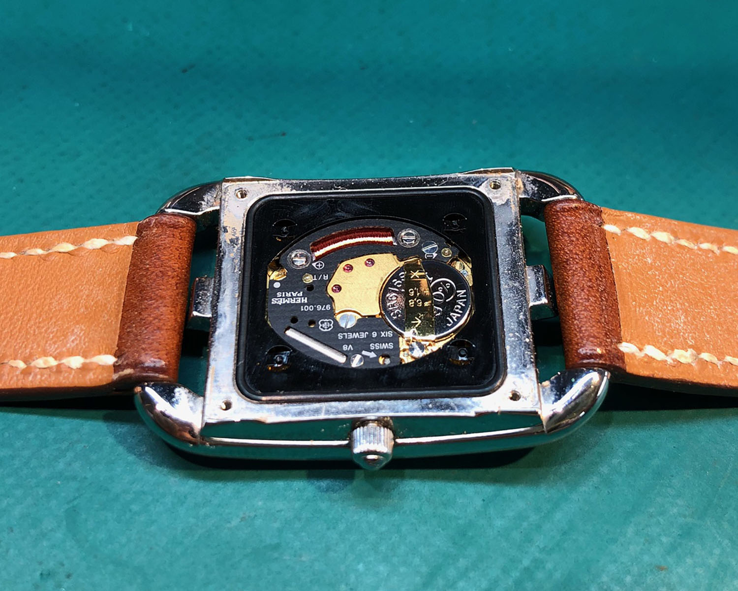 HERMES エルメス ケープコッド ドゥブルトゥールの電池交換