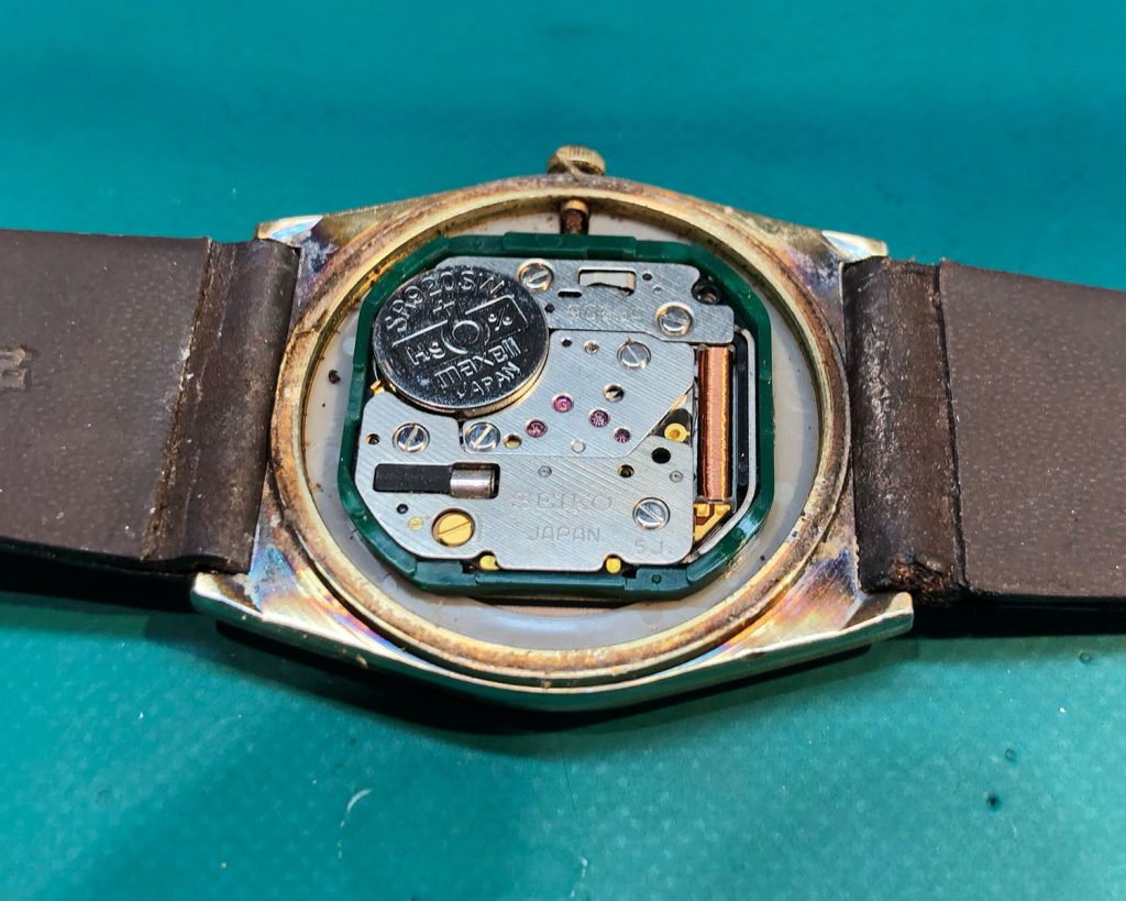 SEIKO セイコー 9063-6000の電池交換とバンド交換