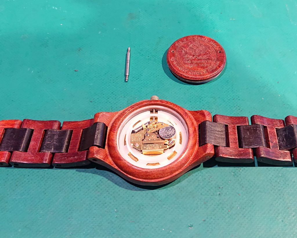 tense テンス 木製腕時計の電池交換 | 時計修理のMr.BOB 事例ブログ