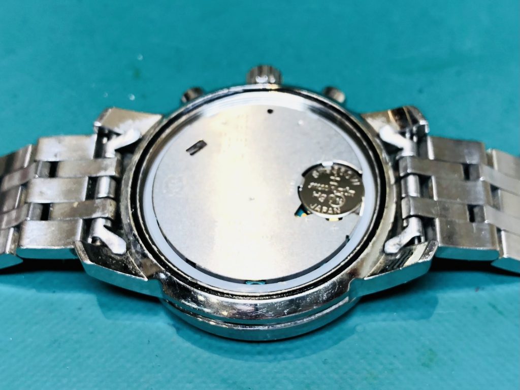 TISSOT ティソ T461の電池交換 | 時計修理のMr.BOB 事例ブログ