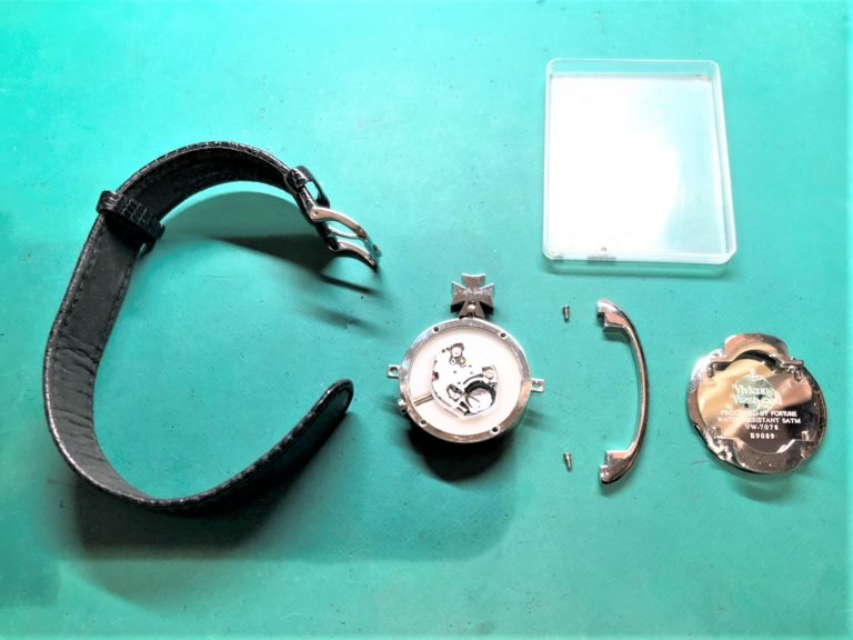 Vivienne Westwood ヴィヴィアン・ウエストウッドの電池交換 | 時計修理のMr.BOB 事例ブログ